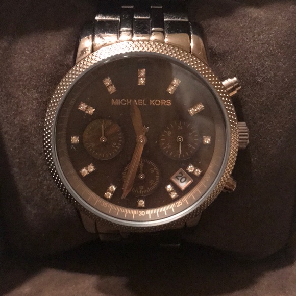 Micheal Kors Watch - Picture 3 of 8